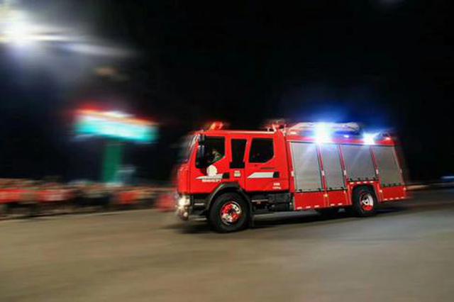 飙泪！江苏千余消防官兵星夜驰援寿光 受夹道欢迎