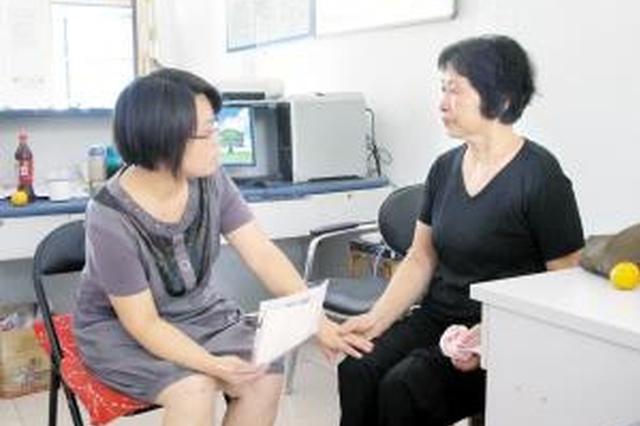 初二女生沉迷抖音：我能靠它挣钱 还要上学吗？