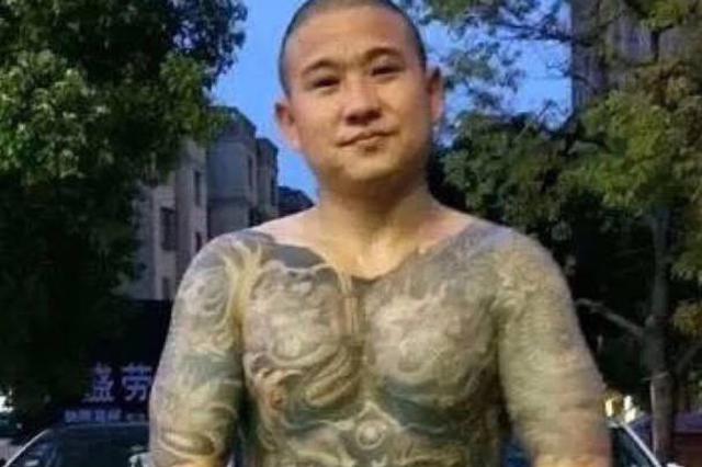 双面“龙哥”:邻居称他很客气购物不欠钱