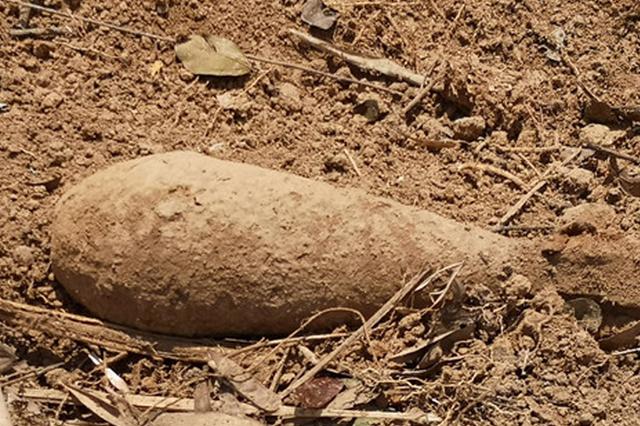 句容天王工地挖出的疑似炸弹 验明正身为一枚82迫击炮炮弹