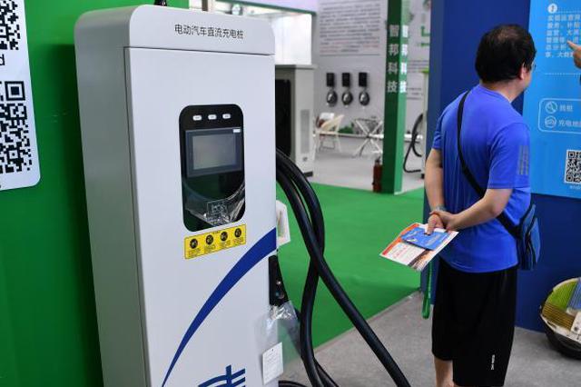 明年底前南京公交车全变“新能源”