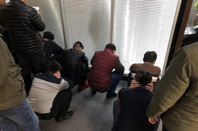 三男子烫伤自己讹足浴店 分赃不均起内讧全部落网