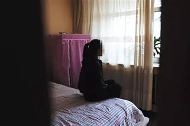 趁醉酒女住客无人照看两次入室性侵 酒店服务员被拘