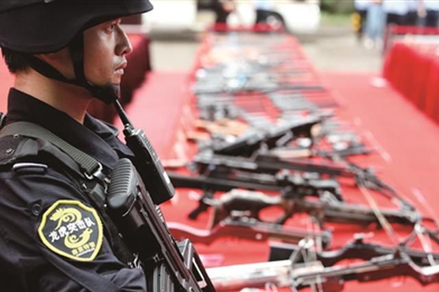 江苏警方集中销毁一批非法枪爆物品 涉及4.2吨炸药