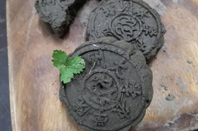 农学院新生获赠“土月饼” ，就是那种土做的月饼！