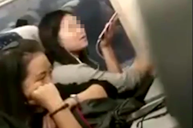 女子动车上大声骂人反怼乘警:我花钱坐车你管我？