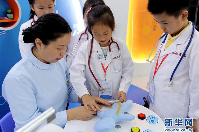 5小时3万次心脏按压创奇迹 8岁男孩终于脱离生死边缘