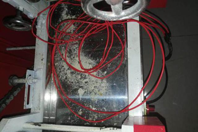 河北一学校数十学生集体腹泻 整改时面条机上仍有老鼠屎