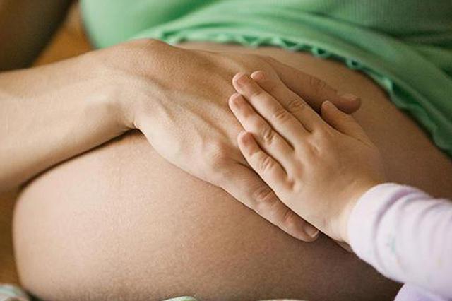 67岁失独母亲怀上双胞胎 产检时被列为“极高危”