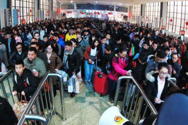 今起江苏高速公路迎返程高峰 9时至19时车流压力大