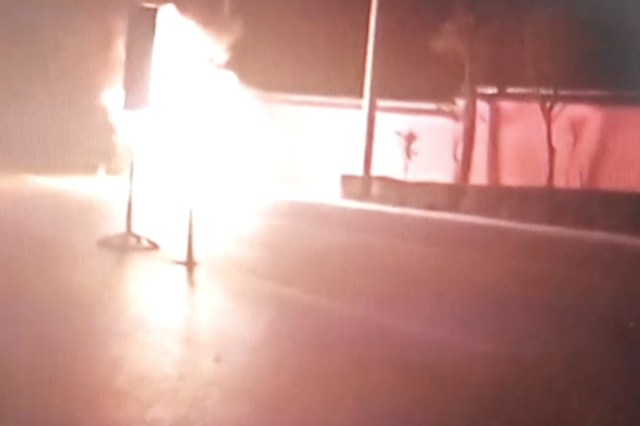 4名大学生自驾回家不幸撞车 3人遇难1人仍在抢救