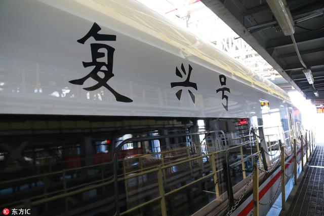 一边是受伤孩子一边是待发列车 这位高铁司机这样选