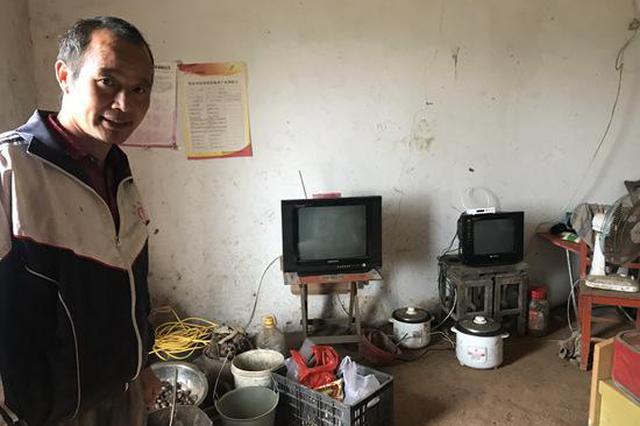 荒唐父亲被撤销6子女监护权 到底哪一环出现问题?