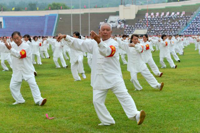 福建将太极拳列为高中会考内容引热议 你怎么看？