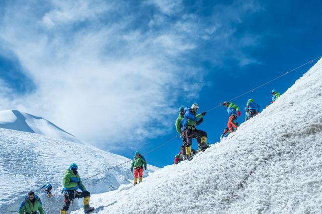 五名登山者违规进藏登山一人遇难 管理部门提醒远离偷登