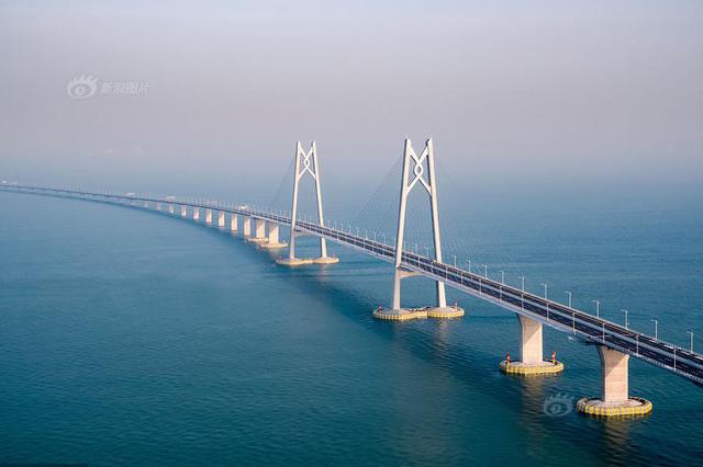 港珠澳大桥开通首个周日车流量超3000辆次