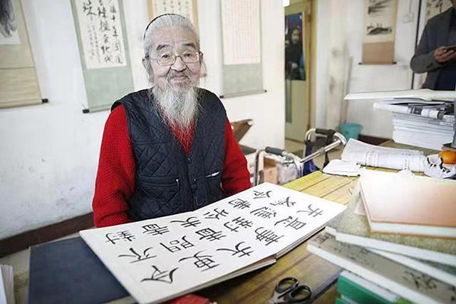 帮扶260余名寒门学子的方敬走了 临终希望捐赠遗体