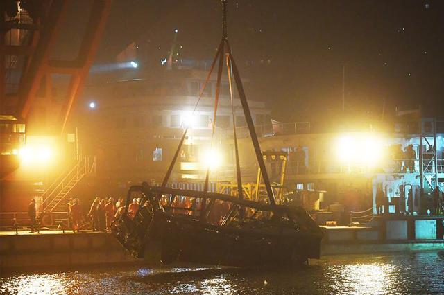 公交车上脚踹司机 男子被判刑三年