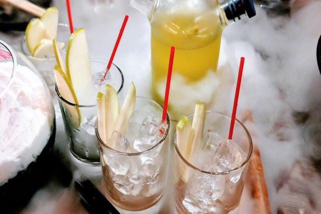 多家餐饮企业宣布停用吸管 塑料吸管离“出局”还有多远？