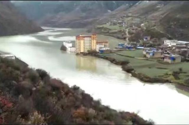 金沙江堰塞湖水位超此前最高值 乡政府大楼被淹