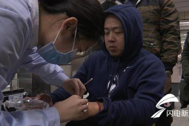 男子酒店洗澡时被电击送医 家属索要几十万误工费