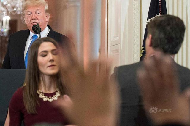 因记者被吊销白宫通行证 CNN起诉特朗普