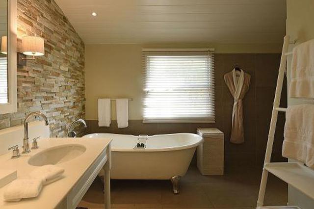 沉默、道歉、归责员工……看上海7家酒店如何回应“卫生门”