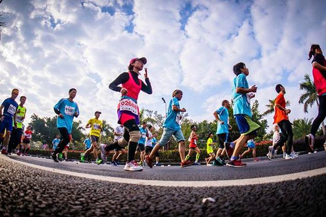 中国田协发文回应了！叫停马拉松赛事“递国旗”行为