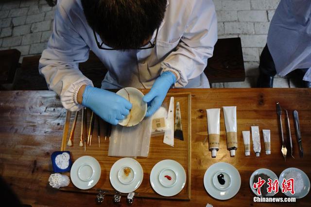 以"鉴宝"之名行诈骗之实 苏州检方审查起诉35人