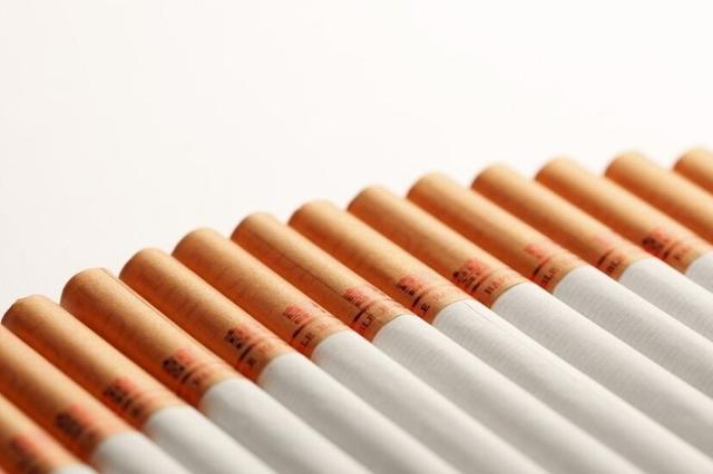 31名控烟专家联名呼吁：用“禁烟”代替“控烟”