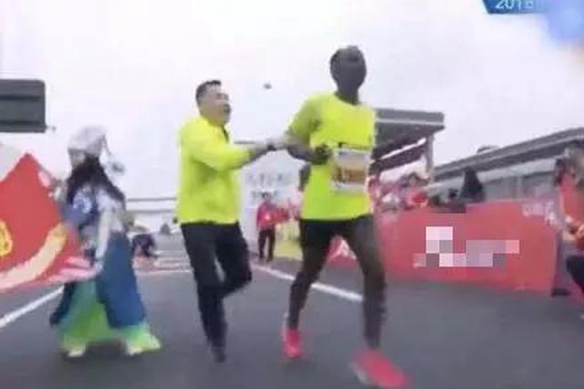 无力辩解！美媒评论中国马拉松丑闻：极度羞耻