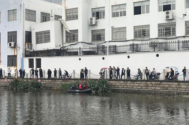 乐清“走失”男孩母亲被警方控制，全家已连夜搬家