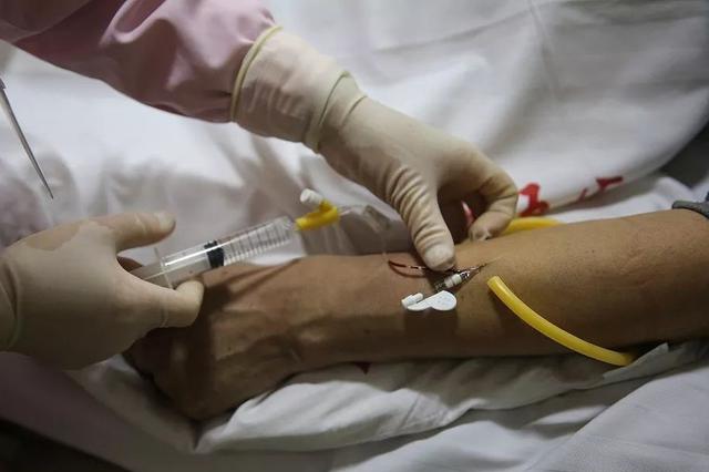 老年艾滋病人：被隐藏的性需求 被忽视的性安全