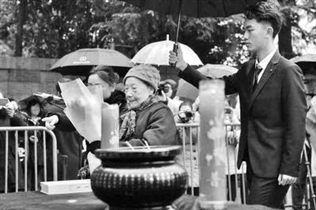 我等他们一句道歉等了81年 夏淑琴老人坐地铁祭奠亲人