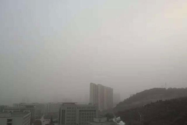 南京提升大气污染防治应急管控级别为三级