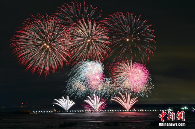 燃放烟花引发火灾 宜兴6名保安受伤住院