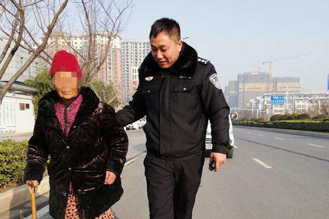 徐州老人寒夜迷失宿迁街头 民警发朋友圈找到其家人