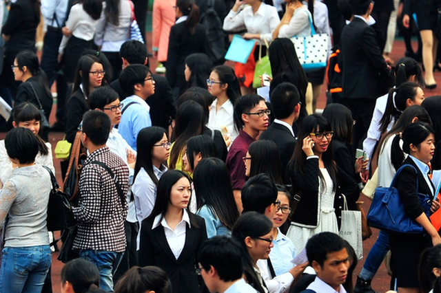 应届生期望薪资超八千 媒体：市场会给出答案