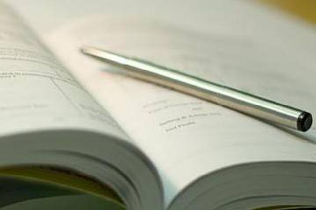 “青椒”之困：只要能发论文 会不会讲课都行？