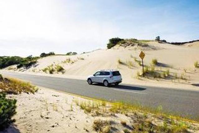 移动测速仪+无人机 江苏交警“空地”联合严查交通违法