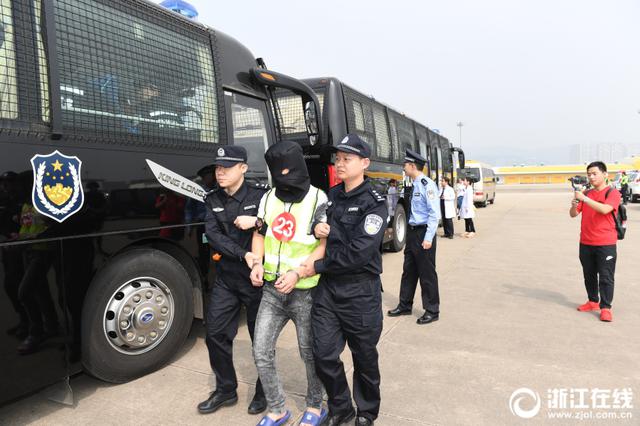 男子分饰两“官身”设连环套 企业主被骗400万元