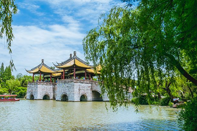 江苏扬州“70后”县委书记 用足球比赛解读地区发展