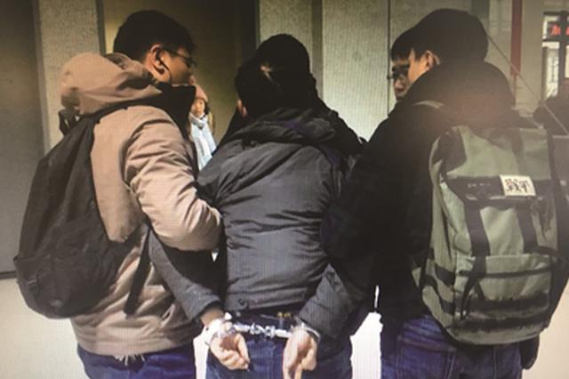 南京抓获一七进宫惯偷 专从衣服口袋挖洞偷窃