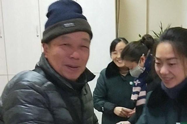 客户千元现金遗漏钱槽 银行员工“钱离柜也负责”