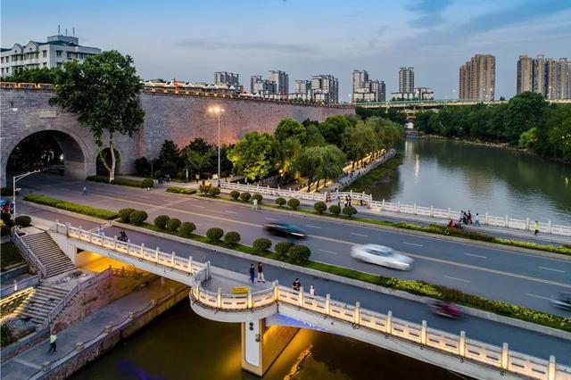 南京今年新开工6条地铁 整治93个老旧小区