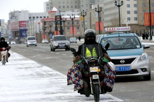 外卖小哥故意“碰瓷” 制造交通事故15起被批捕