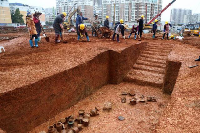 扬州两名考古工作人员在考古现场被打 省文物局介入调查