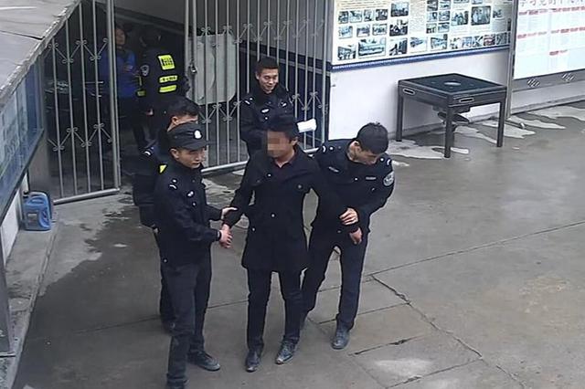 江苏一男子非法拘禁女友潜逃 冒用表兄身份证被控制