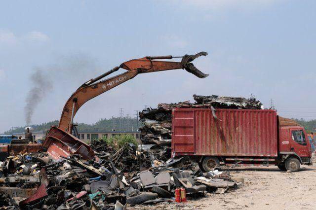 江苏一乡镇上万人非法拆售报废车牟利：翻新后销向全国