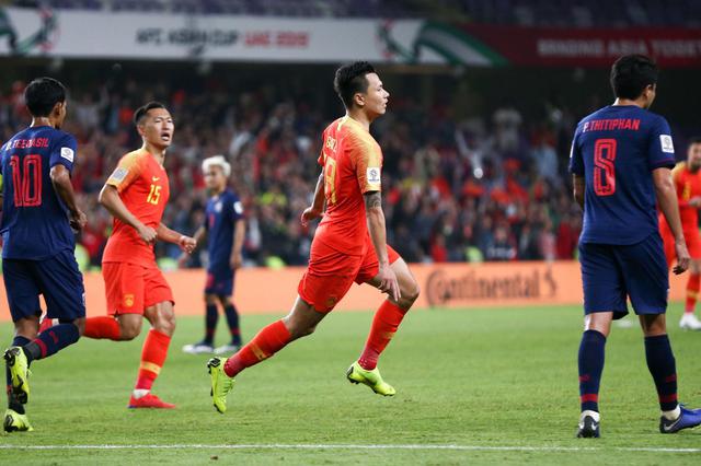 淘“泰”赛国足2比1过关 终结15年尴尬纪录